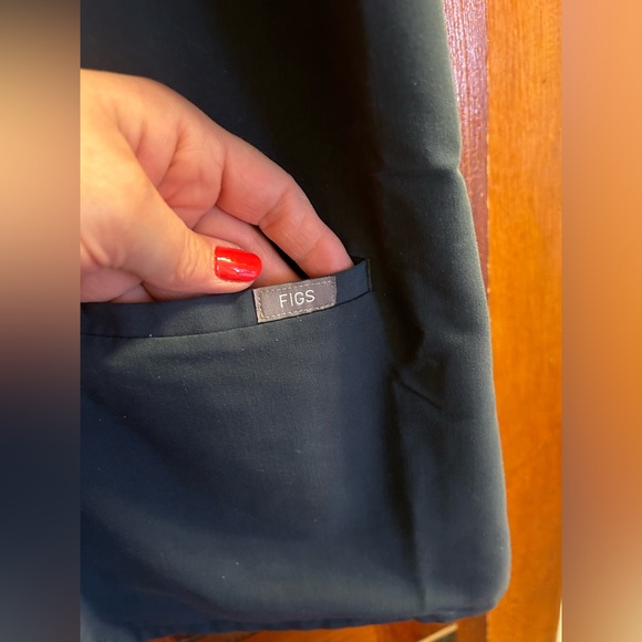 Figs Scrub Set - Picture 3 of 5